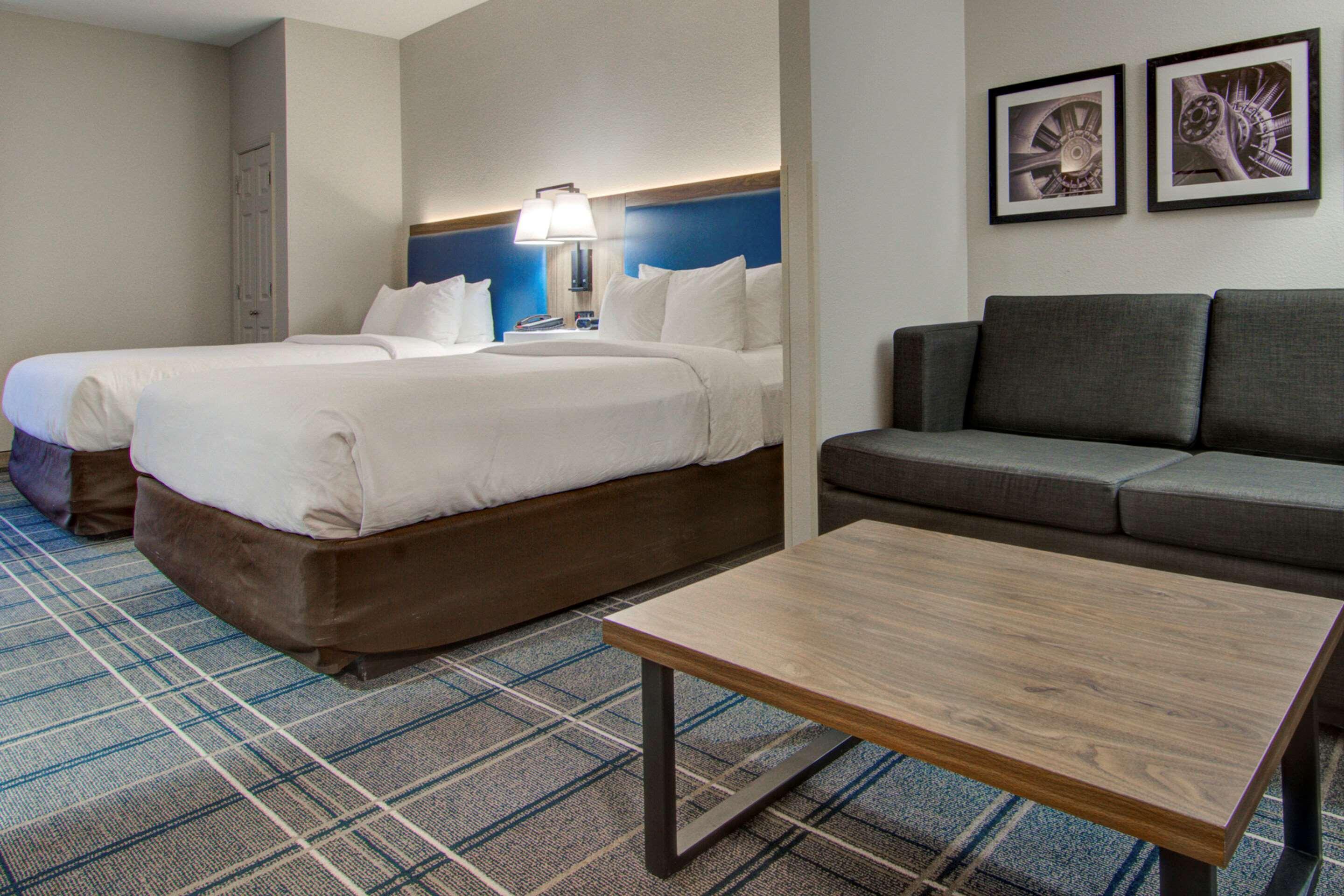 Comfort Suites Newport News Airport Εξωτερικό φωτογραφία